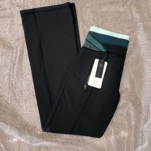 Lululemon Groove Flare Pants size 10 tall free shipping!